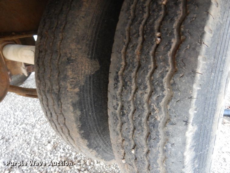 image for item JJ9780 2001 Interstate  equipment trailer