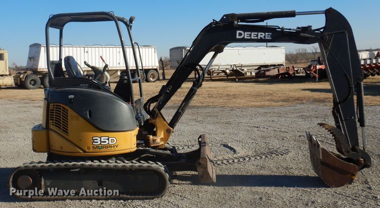 image for item JJ9833 2012 John Deere 35D  mini excavator