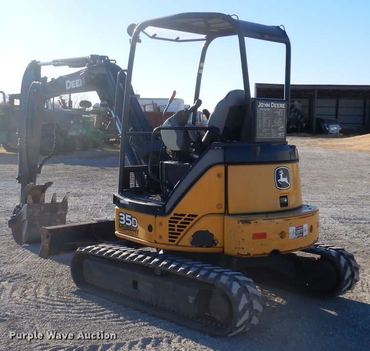 image for item JJ9833 2012 John Deere 35D  mini excavator