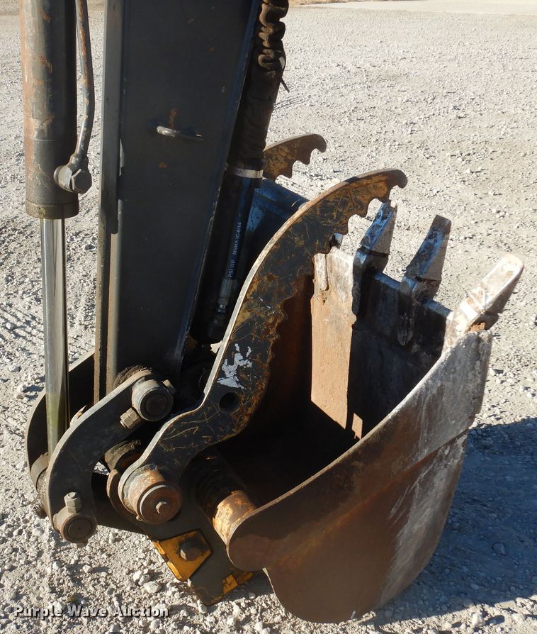 image for item JJ9833 2012 John Deere 35D  mini excavator