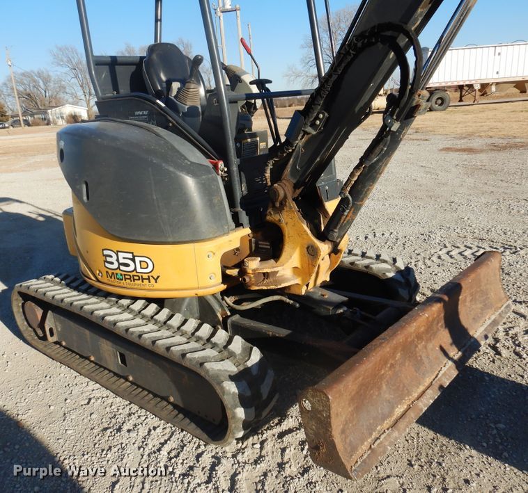 image for item JJ9833 2012 John Deere 35D  mini excavator