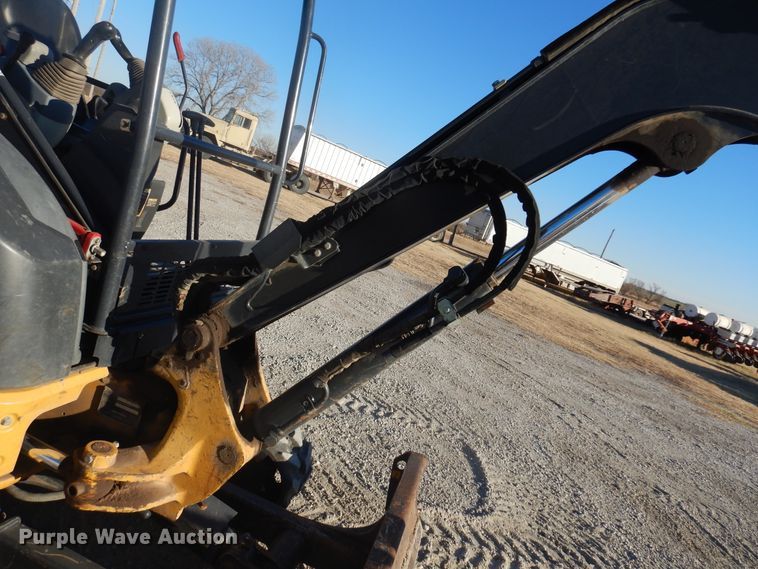 image for item JJ9833 2012 John Deere 35D  mini excavator