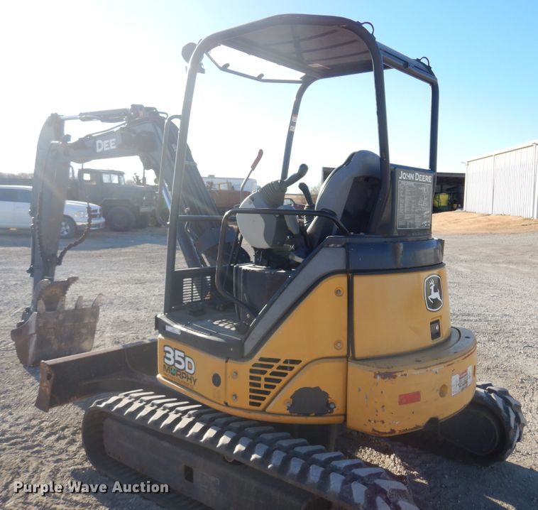 image for item JJ9833 2012 John Deere 35D  mini excavator