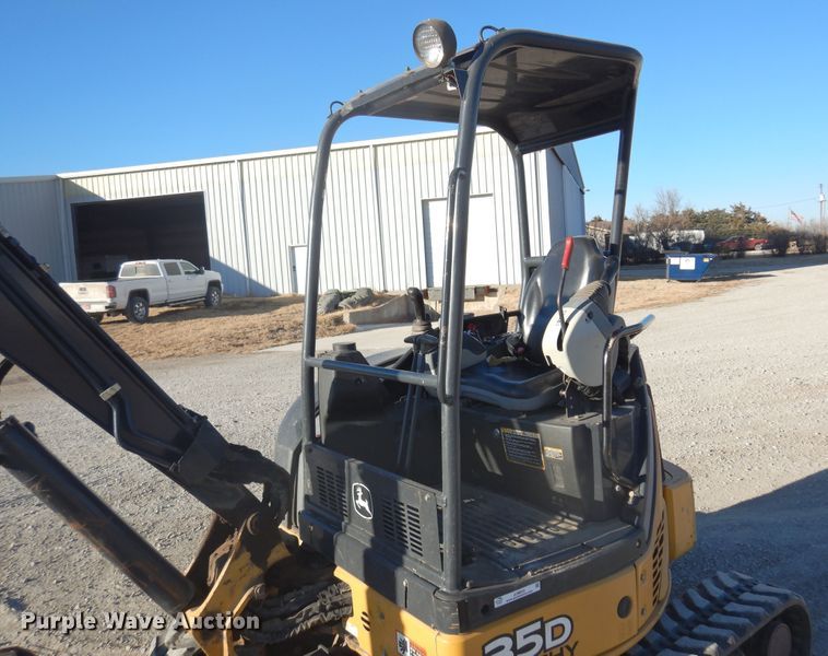 image for item JJ9833 2012 John Deere 35D  mini excavator