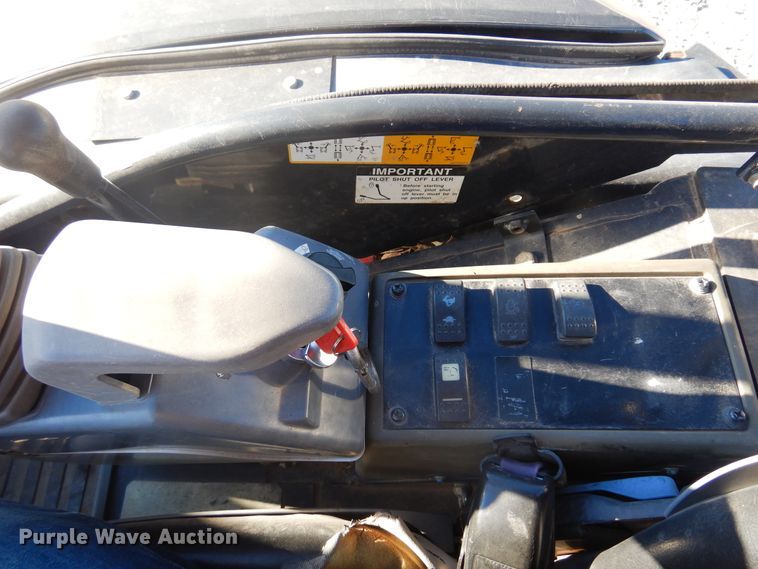 image for item JJ9833 2012 John Deere 35D  mini excavator