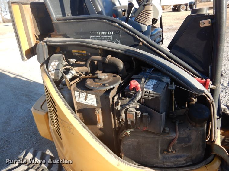 image for item JJ9833 2012 John Deere 35D  mini excavator