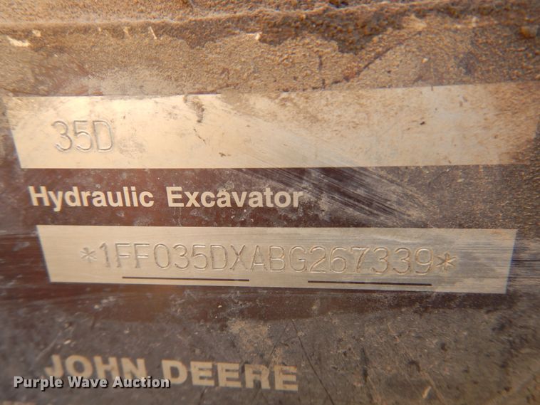 image for item JJ9833 2012 John Deere 35D  mini excavator