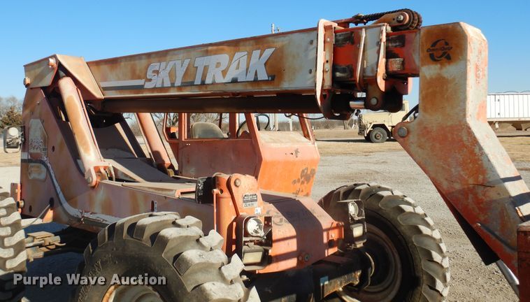 image for item JJ9835 2000 SkyTrak 6036  telehandler