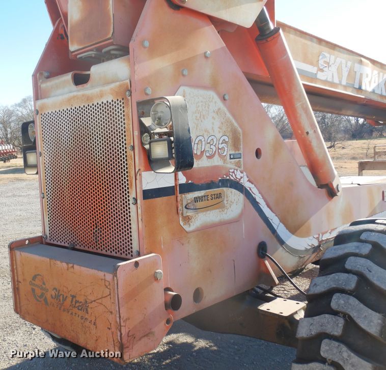 image for item JJ9835 2000 SkyTrak 6036  telehandler