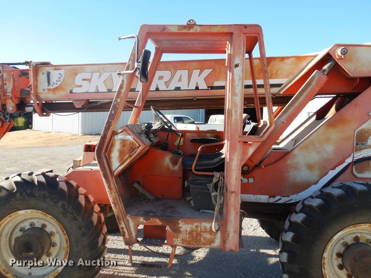 image for item JJ9835 2000 SkyTrak 6036  telehandler