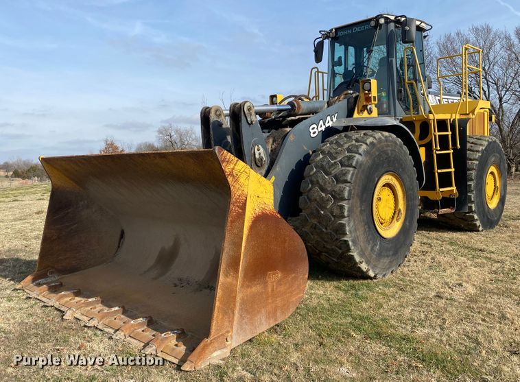 image for item JN9135 2011 John Deere 844K  wheel loader