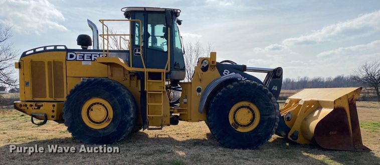 image for item JN9135 2011 John Deere 844K  wheel loader