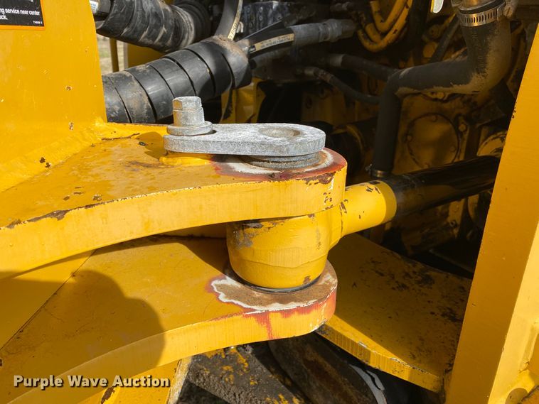 image for item JN9135 2011 John Deere 844K  wheel loader