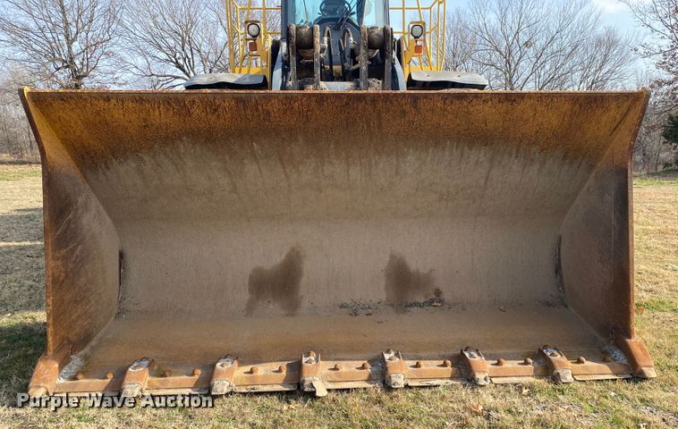 image for item JN9135 2011 John Deere 844K  wheel loader