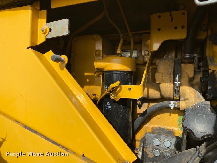 image for item JN9135 2011 John Deere 844K  wheel loader