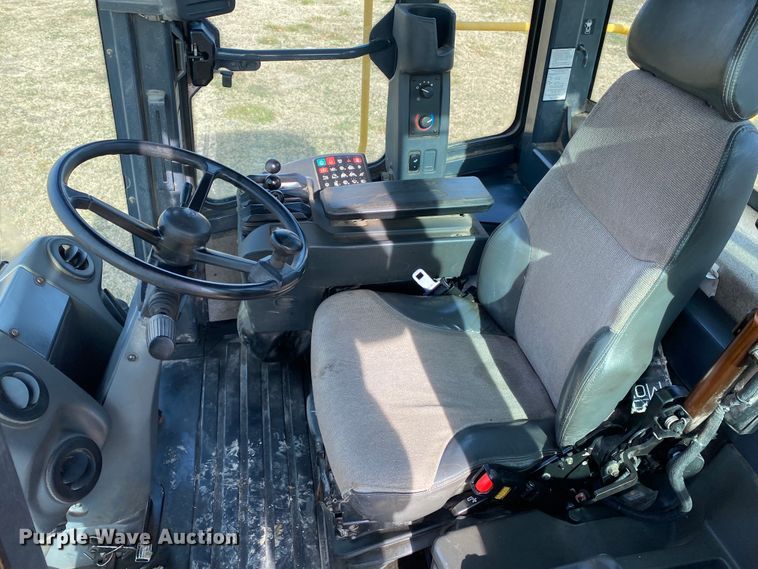 image for item JN9135 2011 John Deere 844K  wheel loader