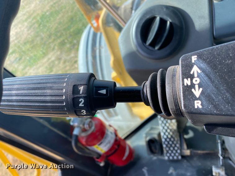 image for item JN9135 2011 John Deere 844K  wheel loader