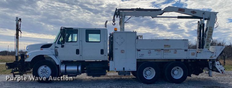 image for item JN9138 2009 International WorkStar 7400  crane truck
