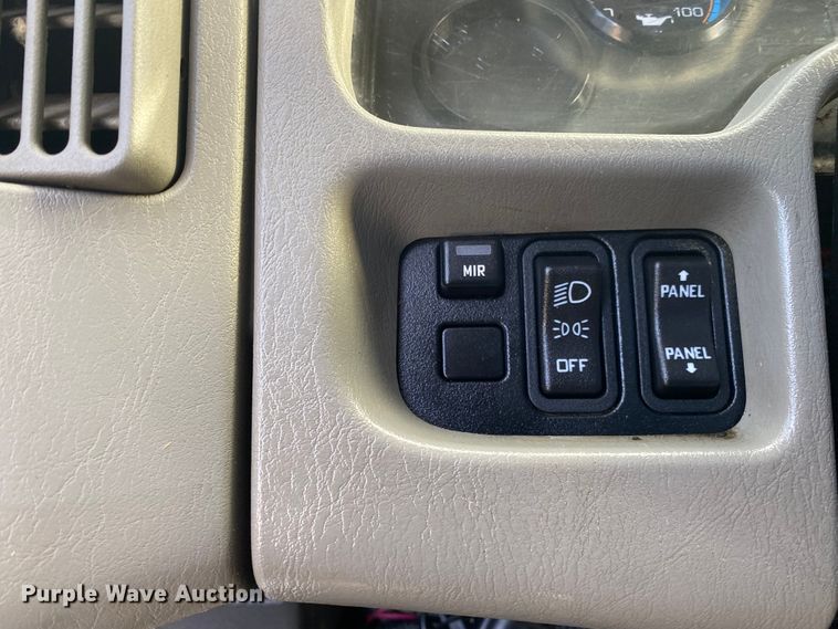 image for item JN9138 2009 International WorkStar 7400  crane truck