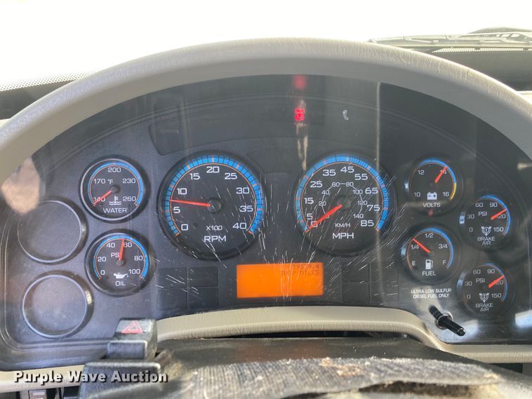 image for item JN9138 2009 International WorkStar 7400  crane truck