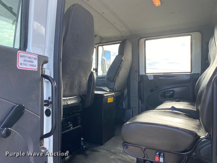 image for item JN9138 2009 International WorkStar 7400  crane truck