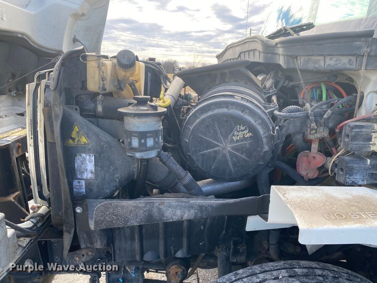 image for item JN9138 2009 International WorkStar 7400  crane truck