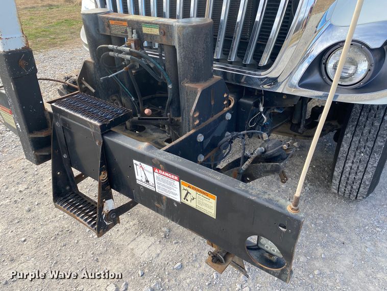 image for item JN9138 2009 International WorkStar 7400  crane truck