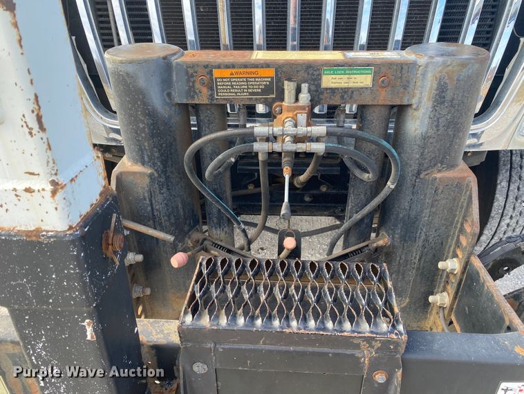 image for item JN9138 2009 International WorkStar 7400  crane truck