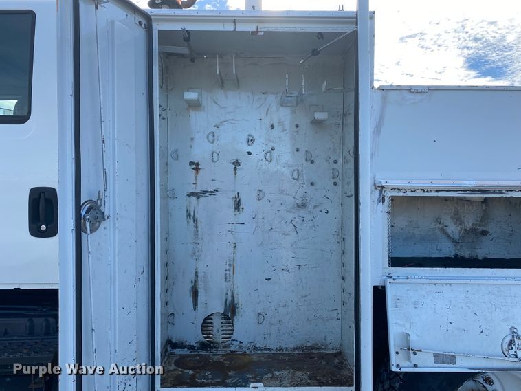 image for item JN9138 2009 International WorkStar 7400  crane truck