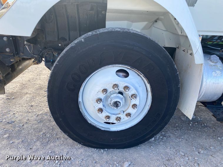 image for item JN9138 2009 International WorkStar 7400  crane truck