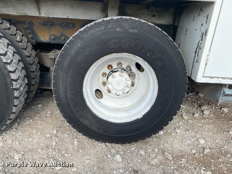 image for item JN9138 2009 International WorkStar 7400  crane truck