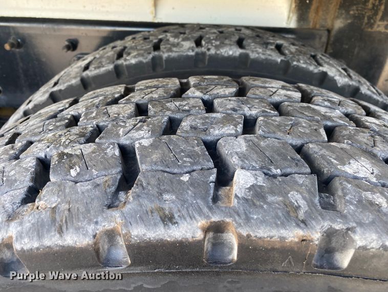 image for item JN9138 2009 International WorkStar 7400  crane truck