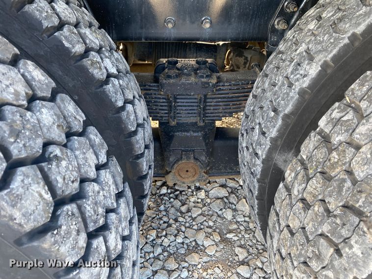 image for item JN9138 2009 International WorkStar 7400  crane truck