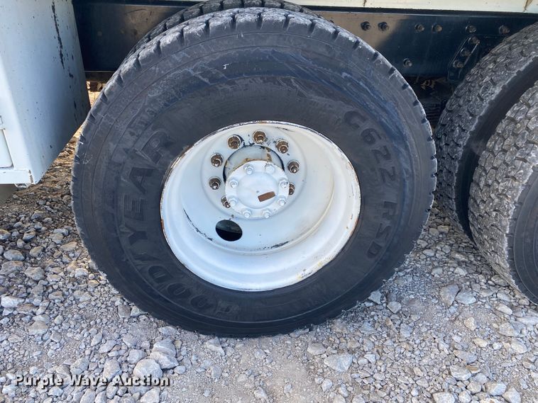 image for item JN9138 2009 International WorkStar 7400  crane truck