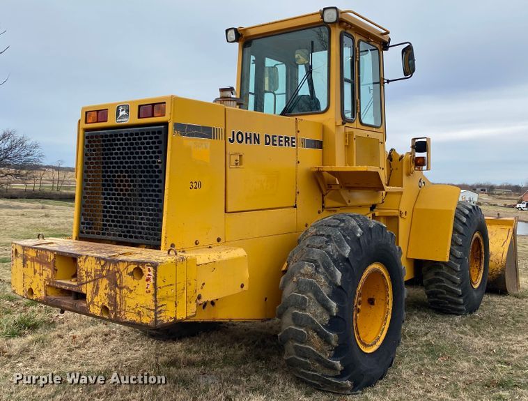 image for item JN9145 1989 John Deere 624E  wheel loader