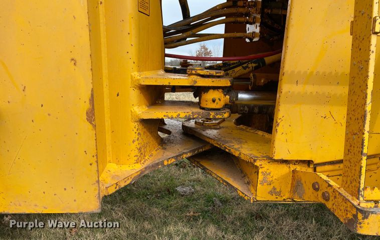 image for item JN9145 1989 John Deere 624E  wheel loader