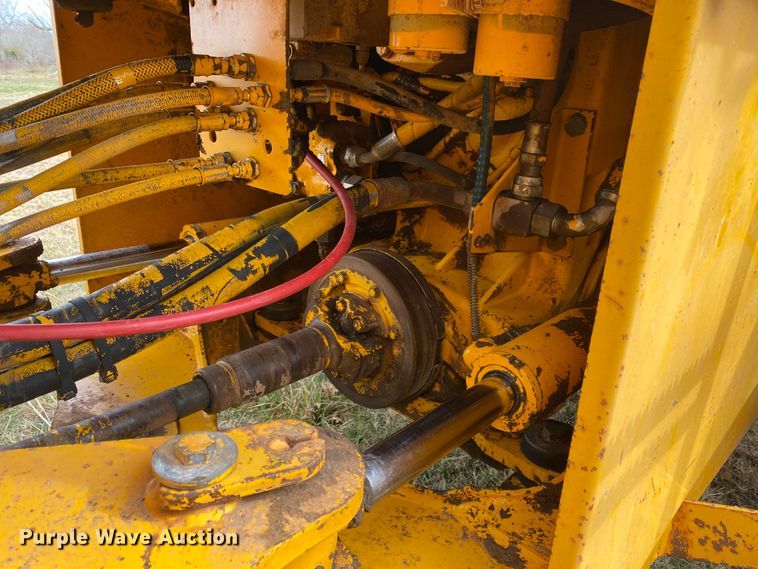 image for item JN9145 1989 John Deere 624E  wheel loader