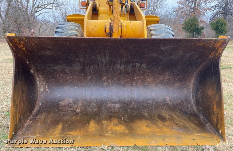 image for item JN9145 1989 John Deere 624E  wheel loader