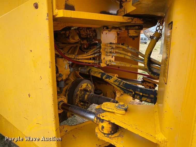 image for item JN9145 1989 John Deere 624E  wheel loader