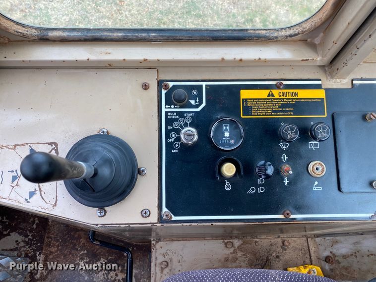 image for item JN9145 1989 John Deere 624E  wheel loader