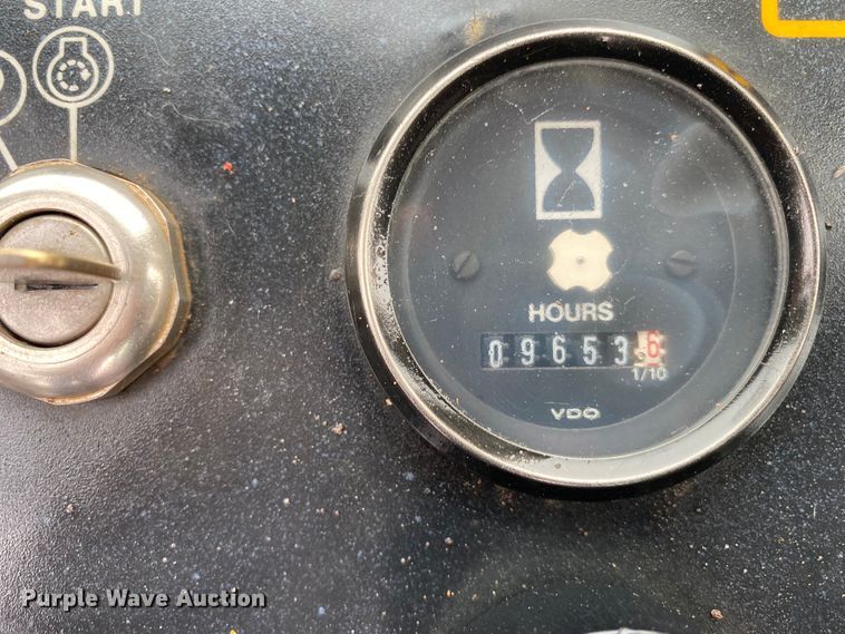 image for item JN9145 1989 John Deere 624E  wheel loader