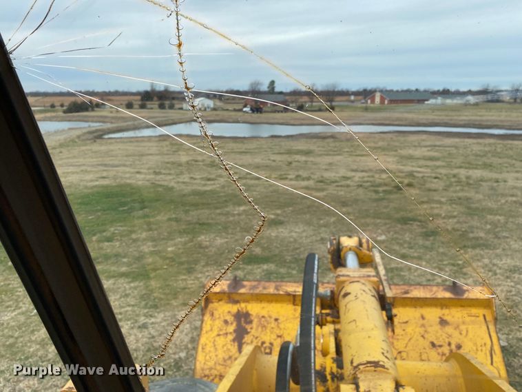 image for item JN9145 1989 John Deere 624E  wheel loader