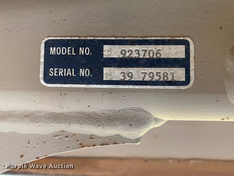 image for item JN9145 1989 John Deere 624E  wheel loader