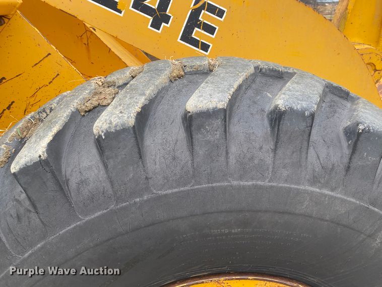 image for item JN9145 1989 John Deere 624E  wheel loader
