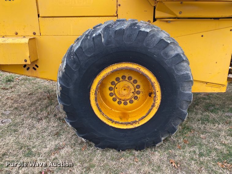 image for item JN9145 1989 John Deere 624E  wheel loader