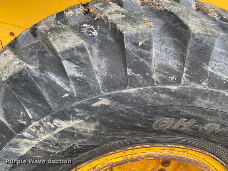 image for item JN9145 1989 John Deere 624E  wheel loader