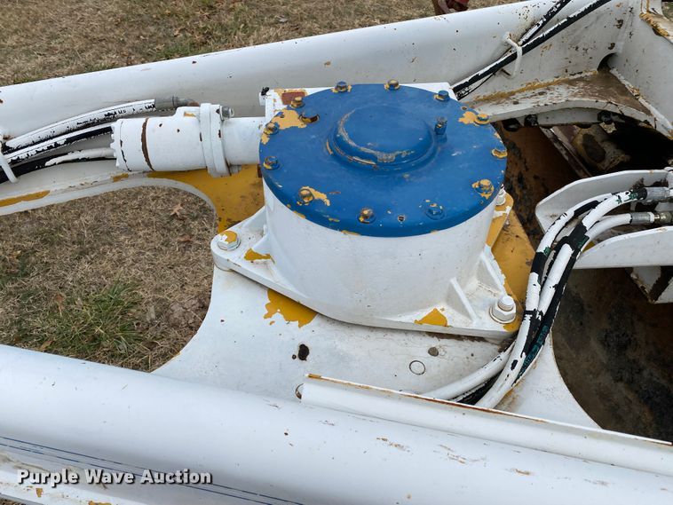 image for item JN9146 2000 John Deere 770C  motor grader