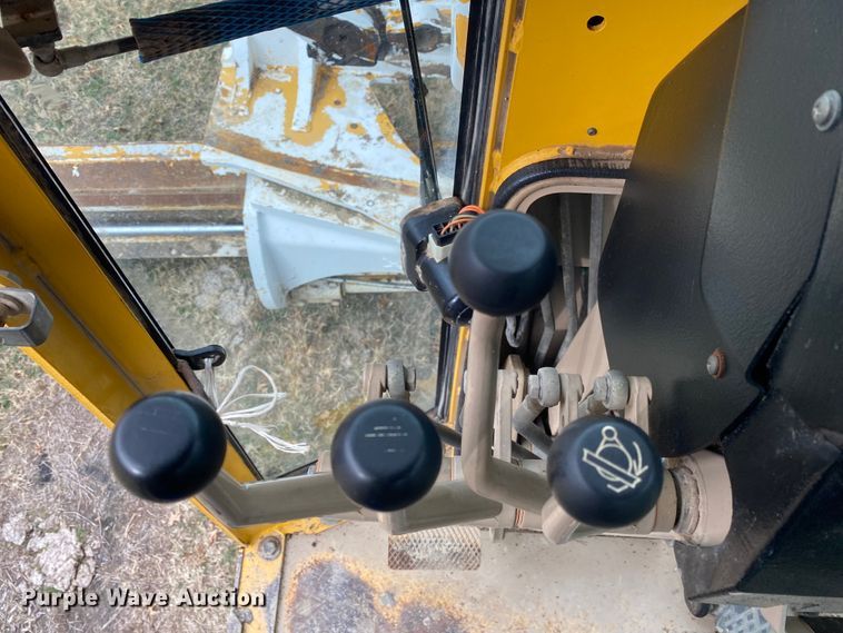 image for item JN9146 2000 John Deere 770C  motor grader