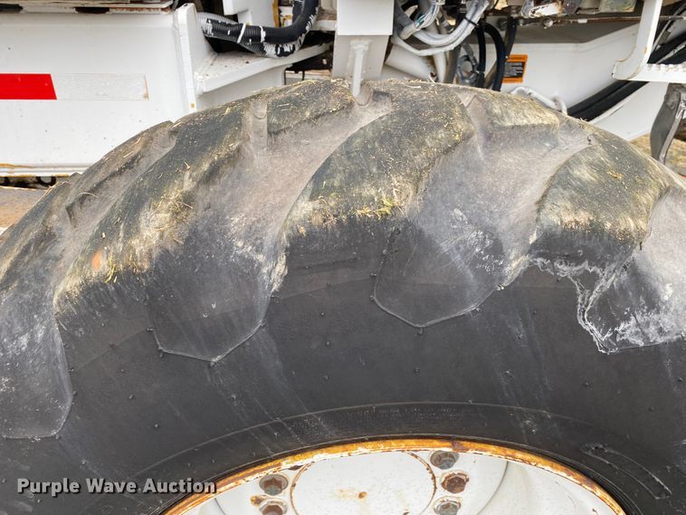 image for item JN9146 2000 John Deere 770C  motor grader