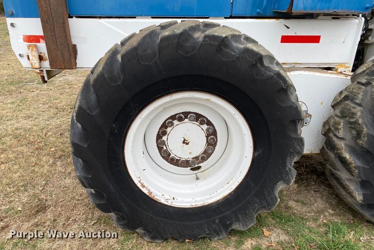 image for item JN9146 2000 John Deere 770C  motor grader